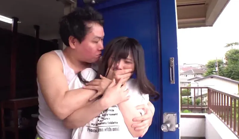 Tình đầu của tôi đã bị gã cạnh bên nhà chịch tơi tả